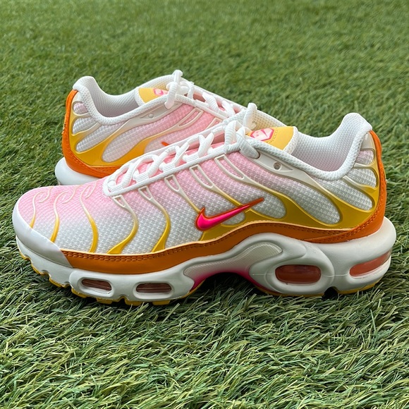 Nike Air Max Plus - Picture 1 of 5